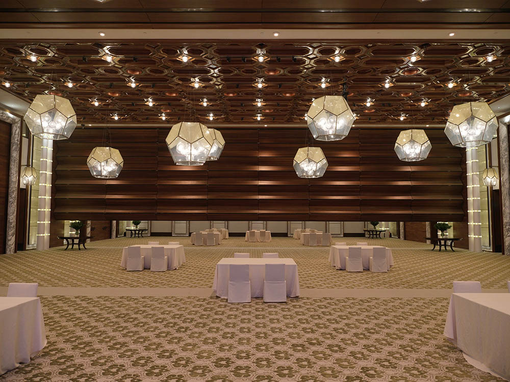 Maximum Flexibility The Possibilities of Vertically Folding Operable Walls - 6789